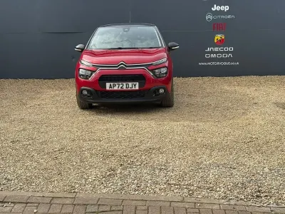 Used Citroën C3 Shine 102 HP (75 kW) 2022 Red Hatchback