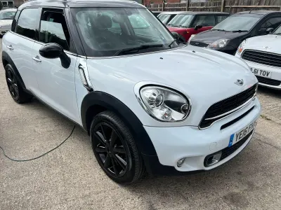 Used Mini Cooper SD 2016 White Hatchback