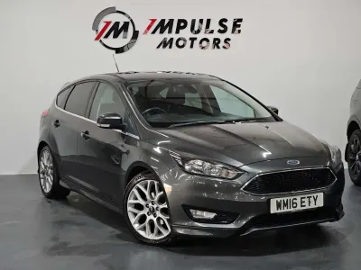 Używany Ford Focus Zetec 125 KM (91 kW) 2016 Szary Hatchback