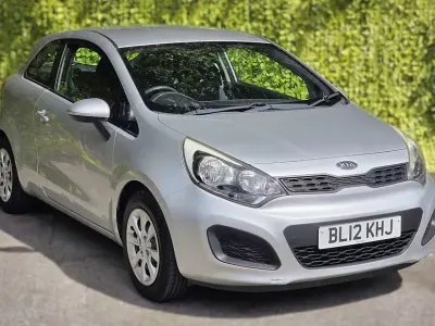 Used Kia Rio 84 HP (61 kW) 2012 Silver Hatchback