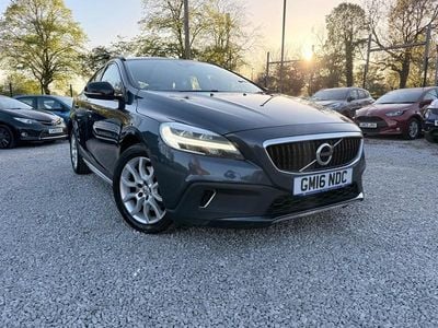 Begagnad Volvo V40 Pro 2016 Blå Halvkombi