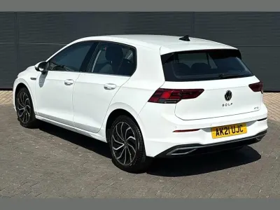 Used VW Golf VIII Style 147 HP (108 kW) 2021 White Hatchback