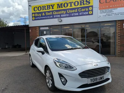 Begagnad Ford Fiesta Titanium 120 HK (88 kW) 2019 Vit Halvkombi