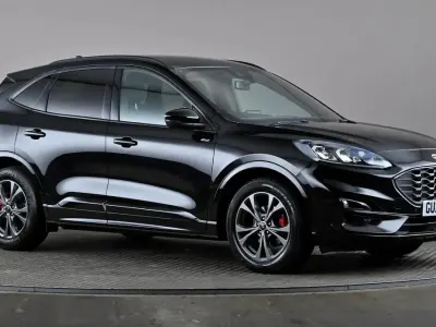 Usado Ford Kuga ST-Line 150 CV (110 kW) 2023 Negro SUV