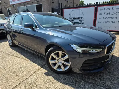 Used Volvo V90 Momentum 2018 Blue Estate