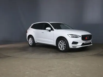 Used Volvo XC60 Momentum 2017 White SUV