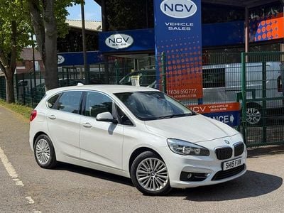 Begagnad BMW 218 Luxury Line 2015 Vit Halvkombi