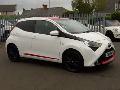 Usado Toyota Aygo x-press 2018 Branco Citadino