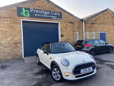 Used Mini Cooper D Hatch 2015 White Hatchback