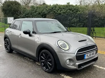Begagnad Mini Cooper S Hatch 2018 Silver Halvkombi