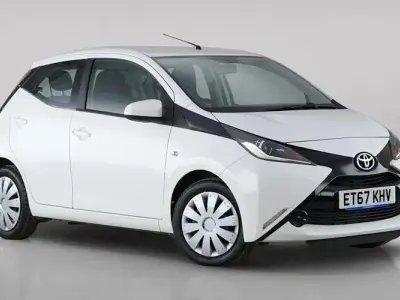 Used Toyota Aygo X-play 69 HP (50 kW) 2018 White Hatchback
