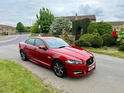 Używany Jaguar XF R-Sport 163 KM (119 kW) 2014 Czerwony Sedan/Limuzyna