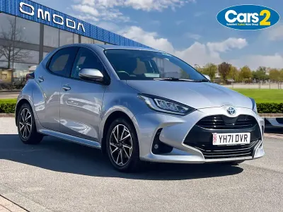 Used Toyota Yaris Design 113 HP (83 kW) 2021 Silver Hatchback