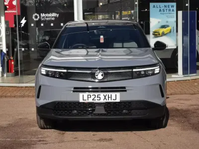 Used Vauxhall Grandland X GSe 134 HP (98 kW) 2025 Grey SUV