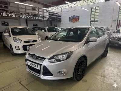 Usado Ford Focus Zetec 2012 Prateado Citadino