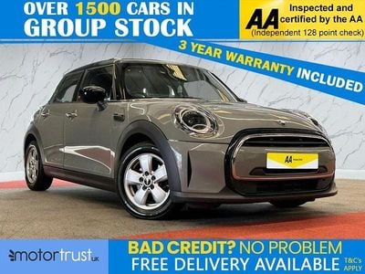 Begagnad Mini Cooper Classic 136 HK (100 kW) 2022 Grå Halvkombi