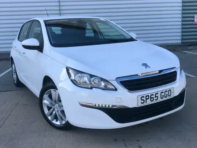 Begagnad Peugeot 308 Active 2015 Vit Halvkombi