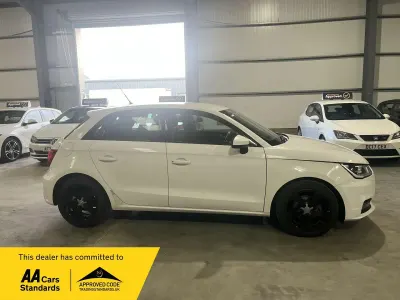Begagnad Audi A1 Sportback Sport 95 HK (69 kW) 2016 Vit Halvkombi