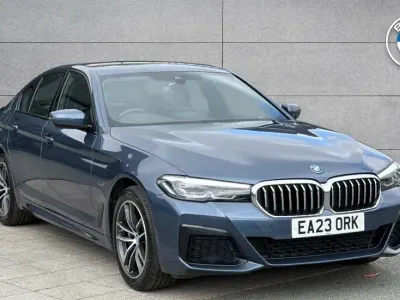 Begagnad BMW 530e M Sport 288 HK (211 kW) 2023 Blå
