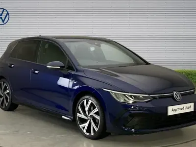 Second-hand VW Golf VIII R-line 150 CP (110 kW) 2023 Hatchback