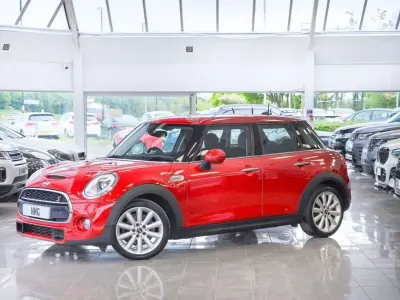 Używany Mini Cooper S Hatch 192 KM (141 kW) 2016 Czerwony Hatchback