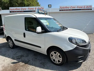 Used Fiat Doblò S 2022 White MPV