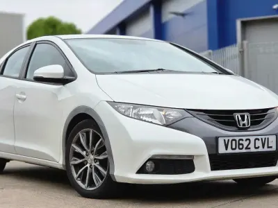 Used Honda Civic ES 2012 White Hatchback