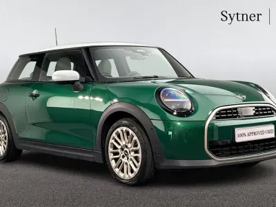 Used Mini Cooper Hatch 154 HP (113 kW) 2024 Green Hatchback