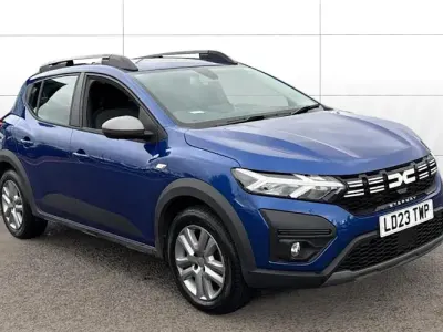 Begagnad Dacia Sandero Expression 91 HK (66 kW) 2023 Blå Halvkombi