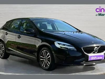 Usado Volvo V40 Momentum 122 HP (89 kW) 2018 Preto Citadino