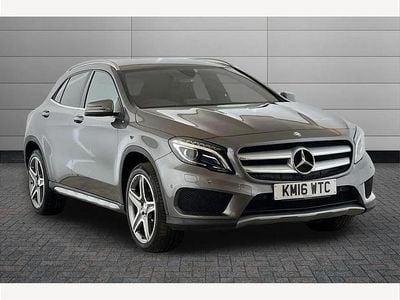 Usado Mercedes GLA200 AMG line 136 HP (100 kW) 2016 Cinzento SUV