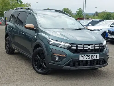 Second-hand Dacia Jogger Extreme 109 CP (80 kW) 2025 Verde Monovolum