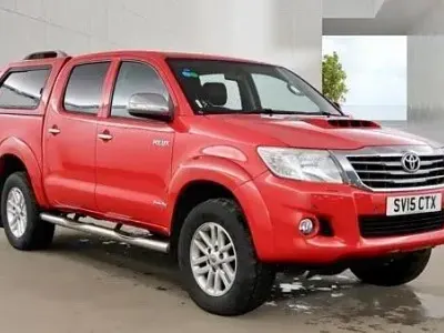 Used Toyota HiLux 171 HP (125 kW) 2015 Red Pickup