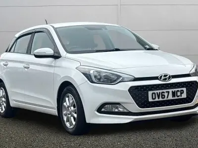 Used Hyundai i20 SE 84 HP (61 kW) 2017 White Hatchback