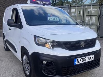 White Used 2019 Peugeot Partner MPV | £4,995 (A bit pricey)