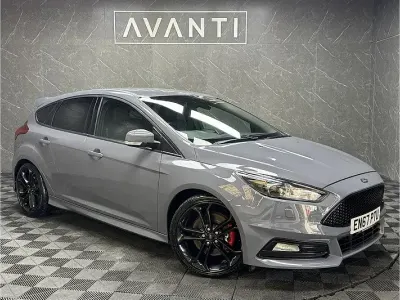 Gebraucht Ford Focus ST 250 PS (183 kW) 2017 Grau Kleinwagen