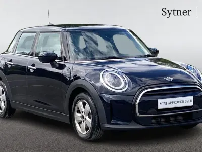 Gebraucht Mini Cooper Classic 134 PS (98 kW) 2022 Schwarz Kleinwagen