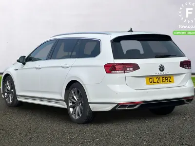 Used VW Passat R-line 150 HP (110 kW) 2021 White Estate