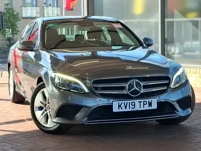 Begagnad Mercedes C200 Premium 184 HK (135 kW) 2019 Grå Sedan