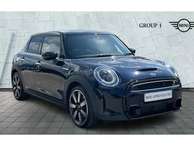 Usado Mini Cooper S Exclusive 178 HP (130 kW) 2022 Preto Citadino