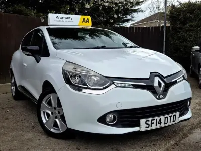Used Renault Clio IV Dynamique 75 HP (55 kW) 2014 White Hatchback