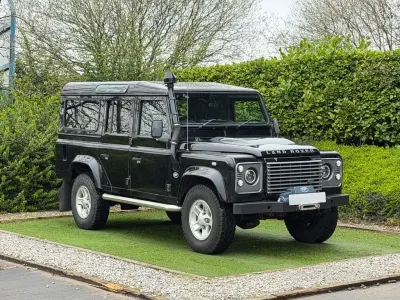 Usado Land Rover Defender 122 HP (89 kW) 2008 Preto Carrinha