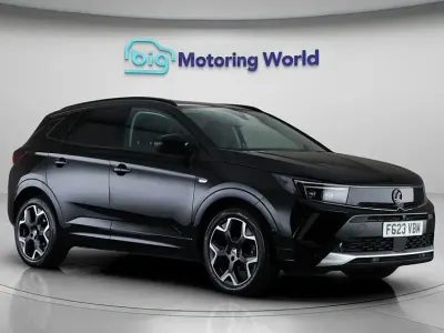 Second-hand Vauxhall Grandland X Ultimate 130 CP (95 kW) 2023 Negru SUV