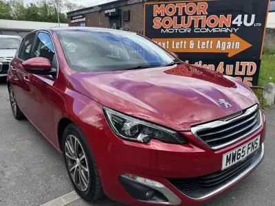 Second-hand Peugeot 308 Allure 120 CP (88 kW) 2015 Roșu Hatchback