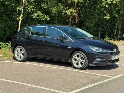 Used Vauxhall Astra SRi 100 HP (73 kW) 2018 Blue Hatchback