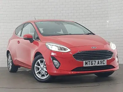 Używany Ford Fiesta Zetec 85 KM (62 kW) 2017 Czerwony Hatchback
