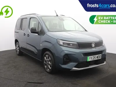 Used Vauxhall Combo Ultimate 100 kW (136 HP) 2025 Blue MPV