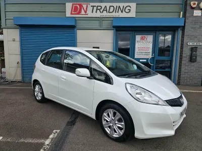 Used Honda Jazz ES 99 HP (72 kW) 2013 White Hatchback