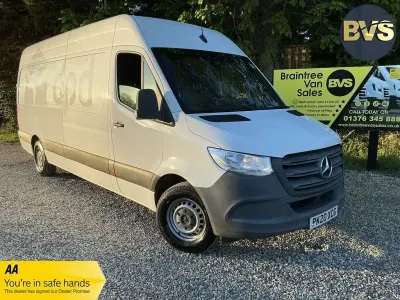 Używany Mercedes Sprinter 143 KM (105 kW) 2020 Biały Van