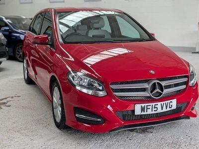 Used Mercedes B180 Executive 122 HP (89 kW) 2015 Red MPV